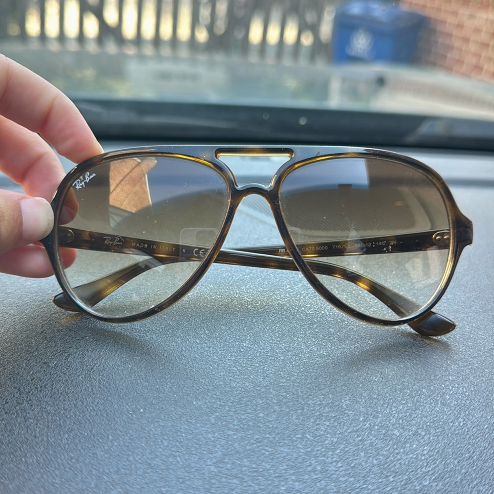 Ray-Ban RB4125 Cats 5000 Aviator Sunglasses